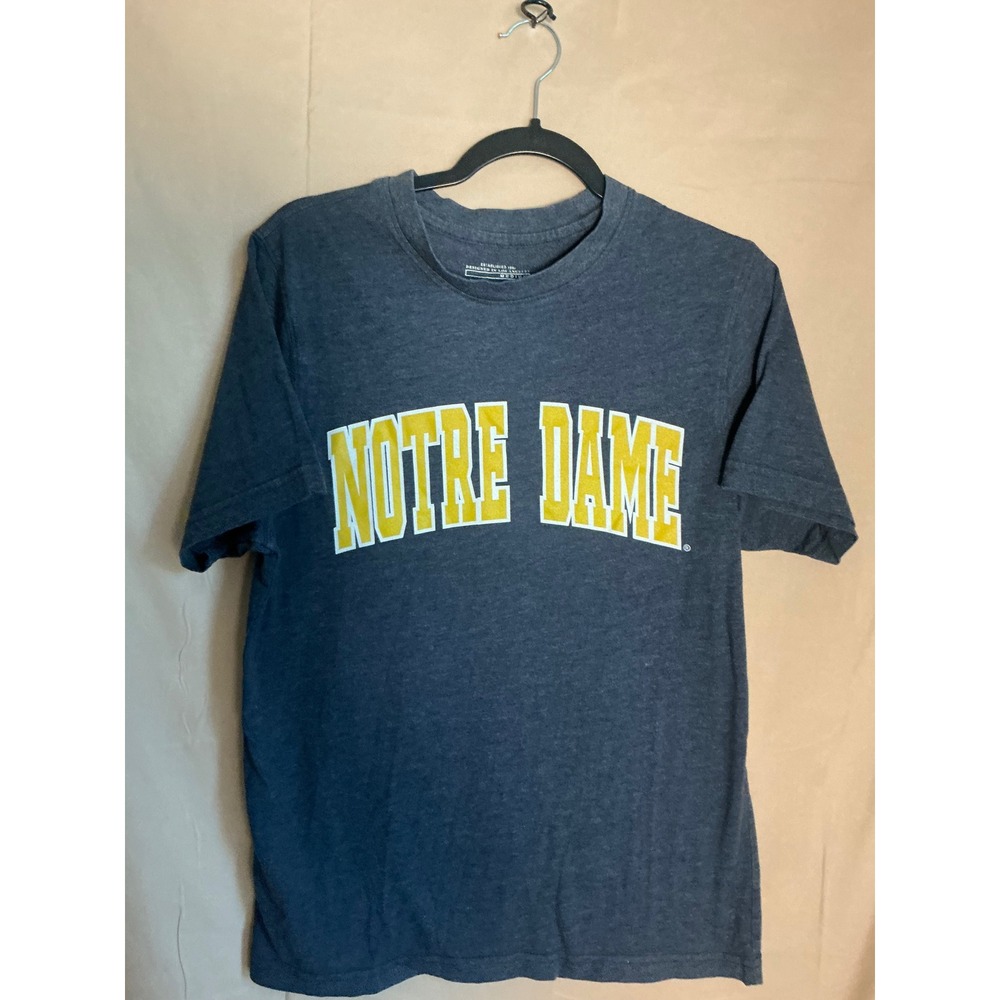 NCAA Notre Dame T-Shirt Mens Medium Navy Blue Excellent Graphic Short Sleeve Tee